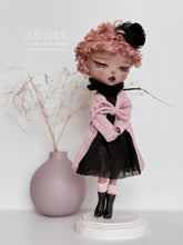 Load image into Gallery viewer, La Vie en Rose (commission)